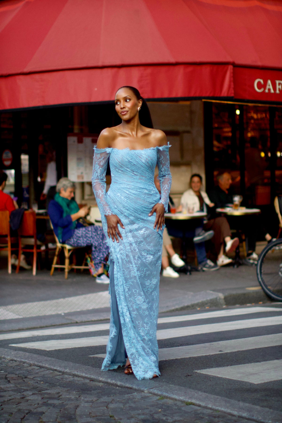 The Larimar - lace dress - Robéne Signature